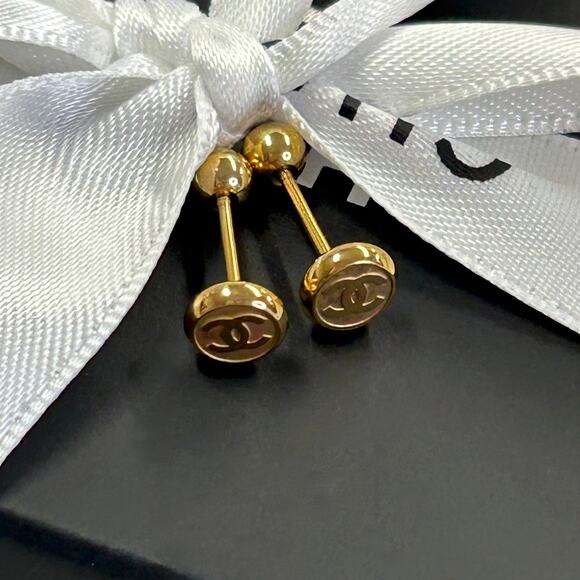 Dainty Genuine 18k Gold Plated Minimalist Earrings Chanel GOLD CC Logo Luxury - Picture 4 of 7
